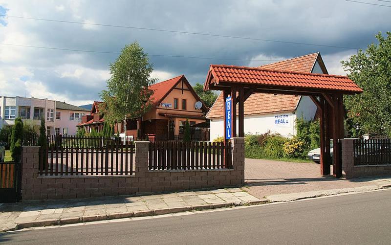 Penzion Real Žiar Extérieur photo